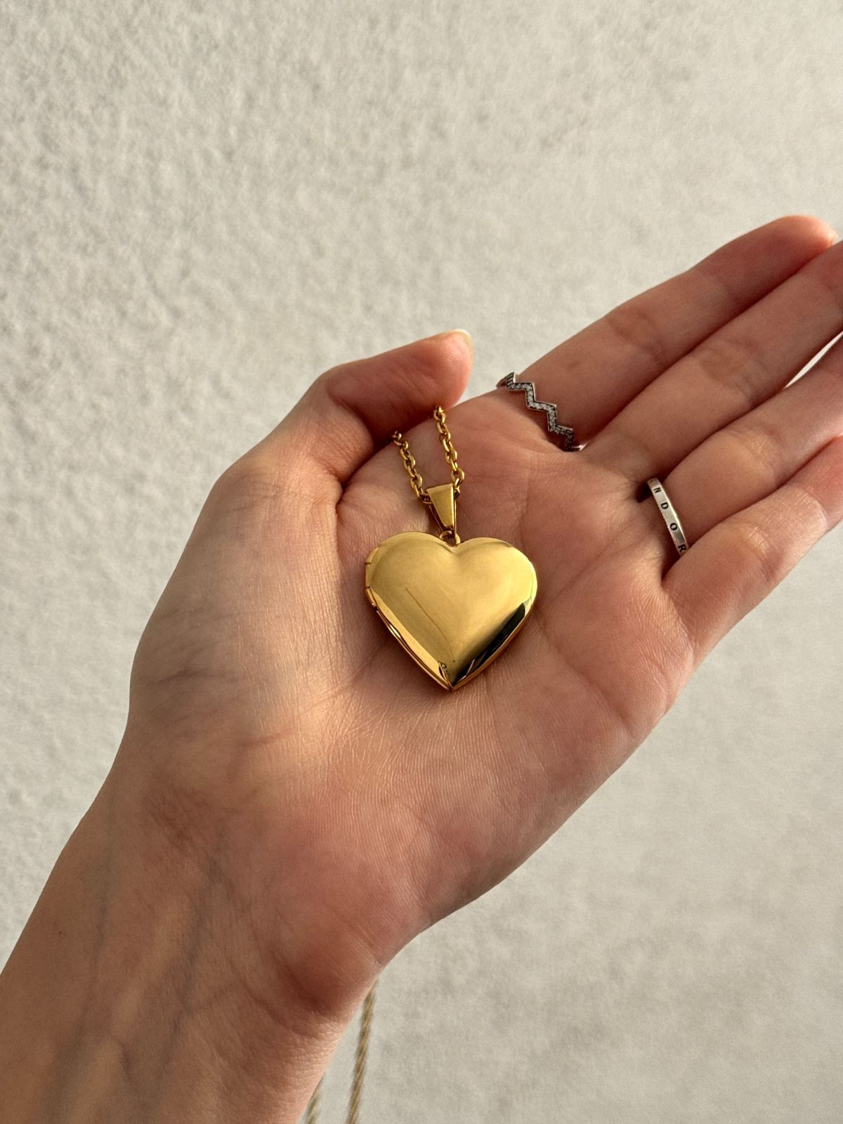 Relicario CORAZÓN dorado