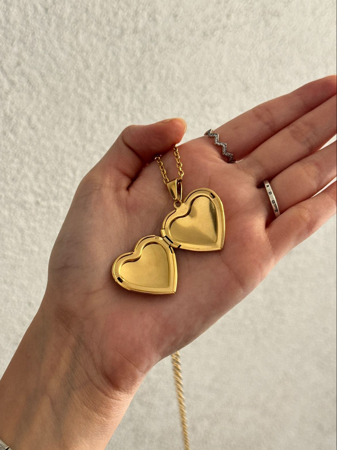 Relicario CORAZÓN dorado